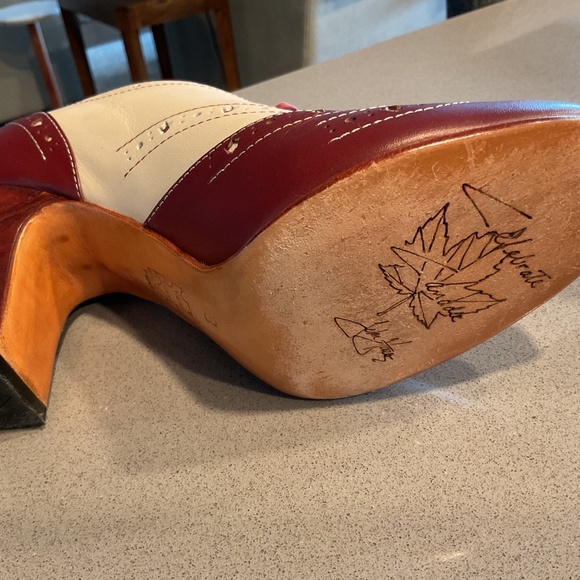 John Fluevog Miracles HEAL Brogued Lace Up Heel Canada 150 size M8 - Picture 7 of 9